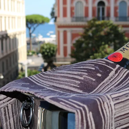 Neapolis Life ゲストハウス ナポリ